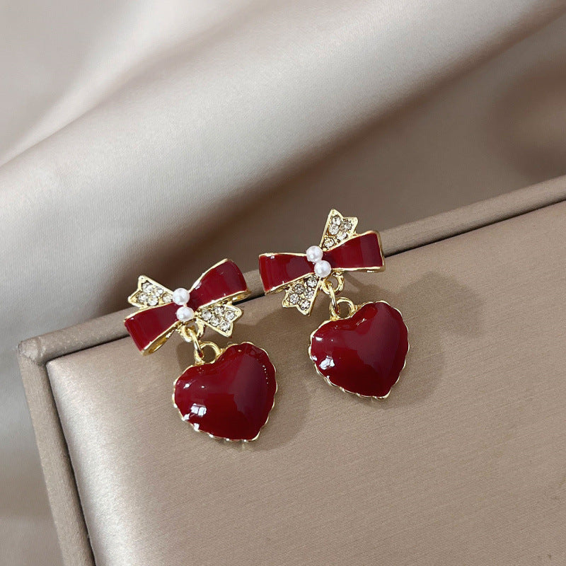 NALA | Elegantes pendientes en forma de corazón