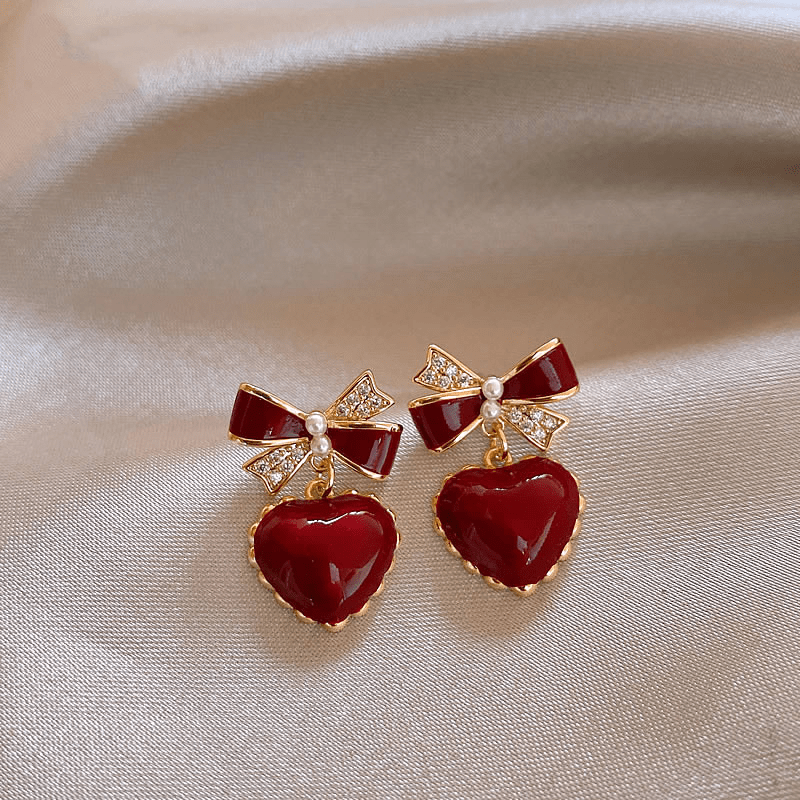 NALA | Elegantes pendientes en forma de corazón