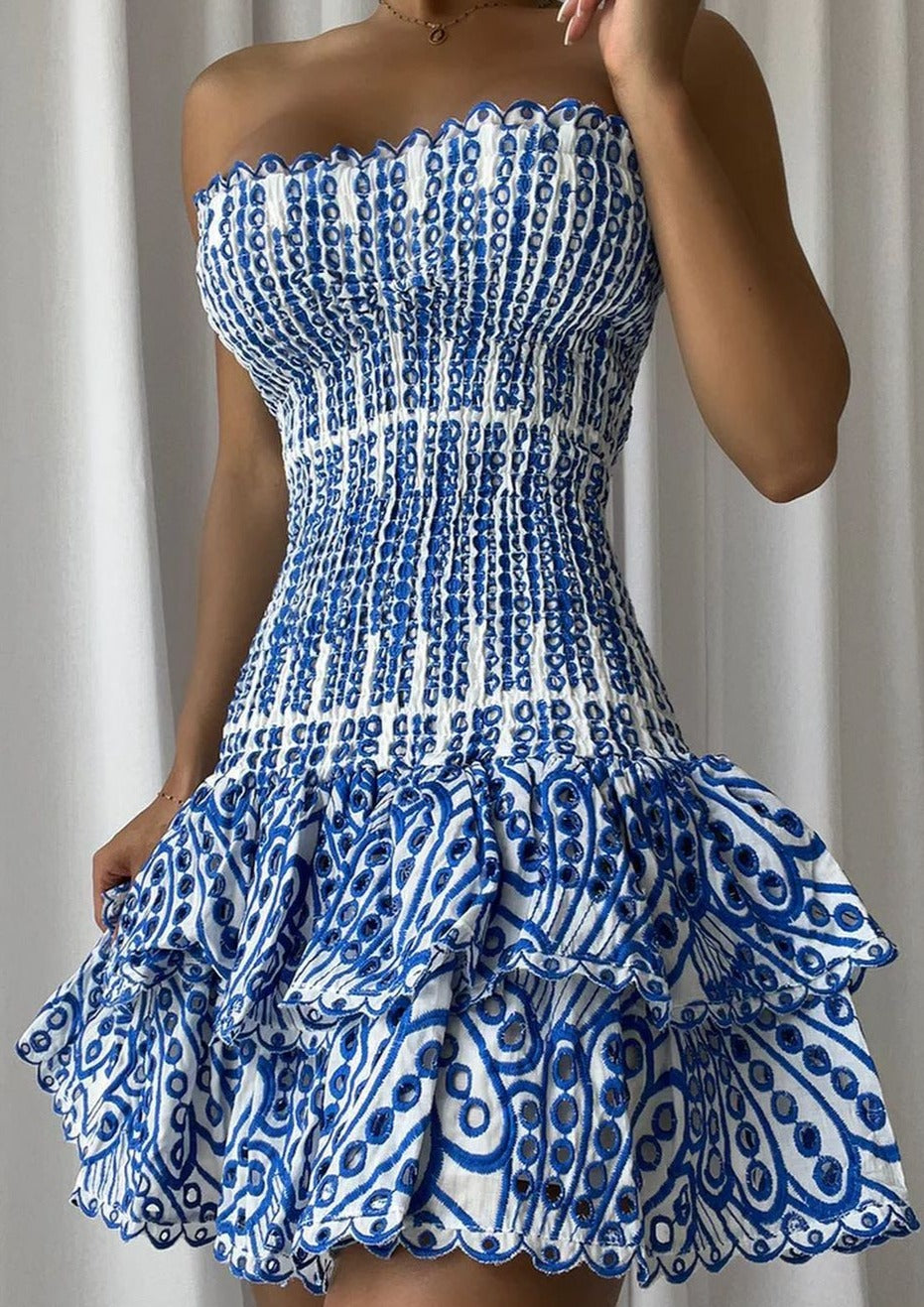SOL | Vestido Corto Veraniego de Bordado Inglés