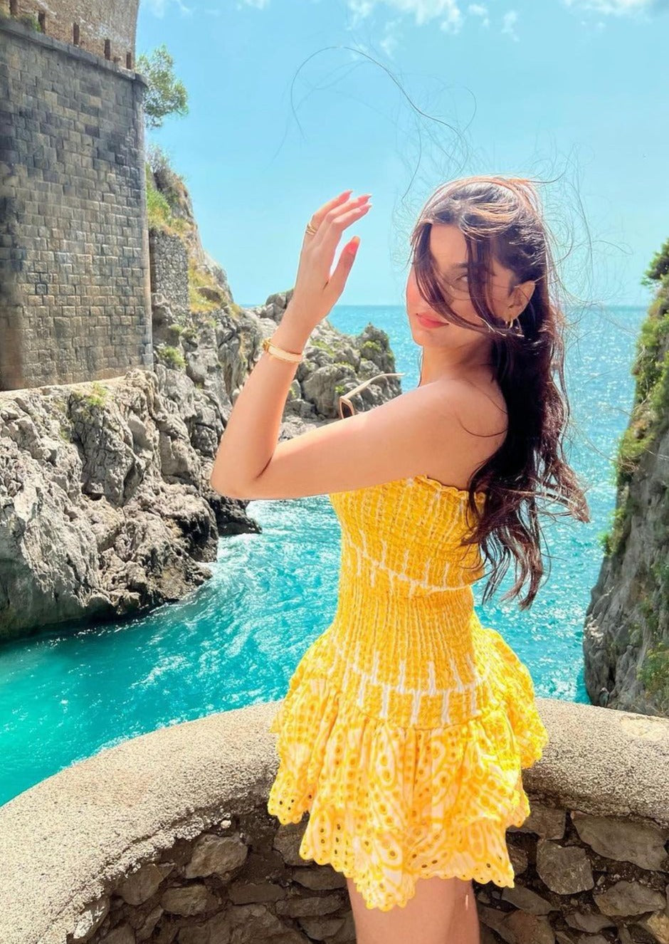 SOL | Vestido Corto Veraniego de Bordado Inglés
