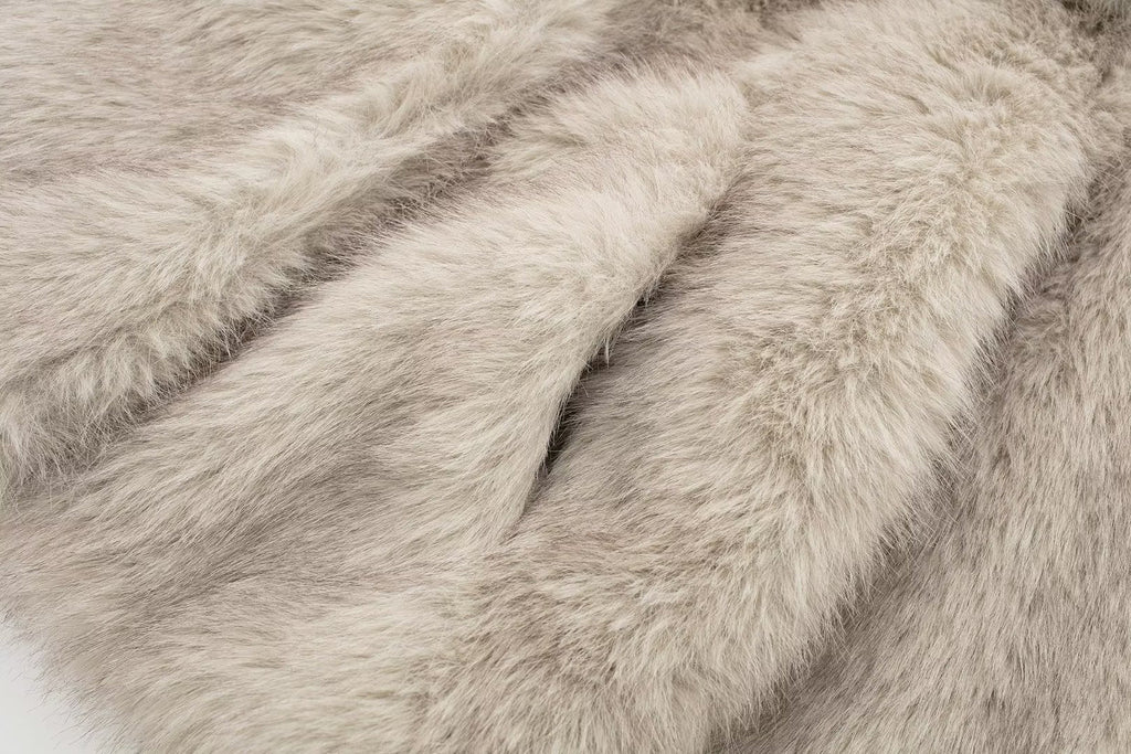 VICKY | Chaqueta de pelo sintético elegante y cálida