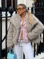 VICKY | Chaqueta de pelo sintético elegante y cálida