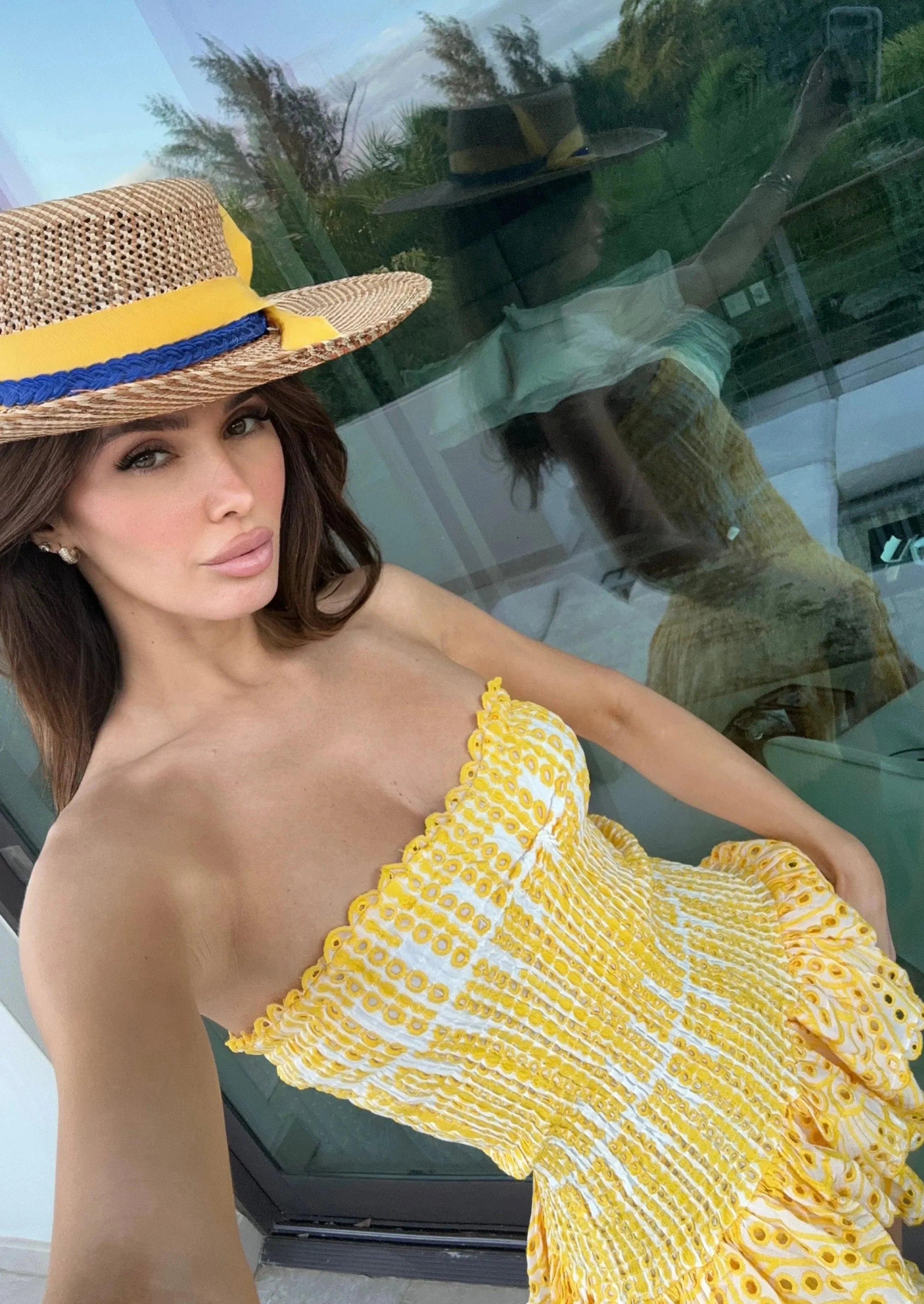 SOL | Vestido Corto Veraniego de Bordado Inglés