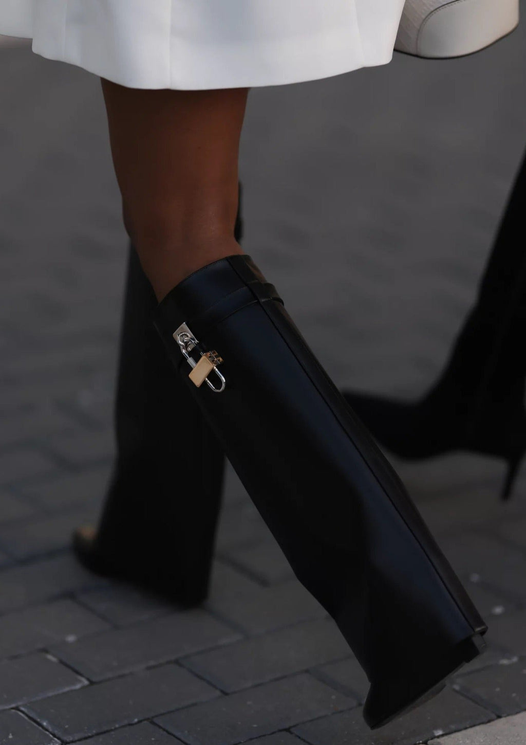 EMILY | Botas Altas Elegantes de Cuña Oculta
