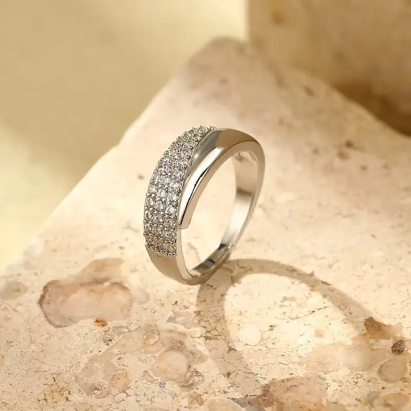 LUMINA | Anillo elegante con piedras brillantes (1+1 GRATIS)