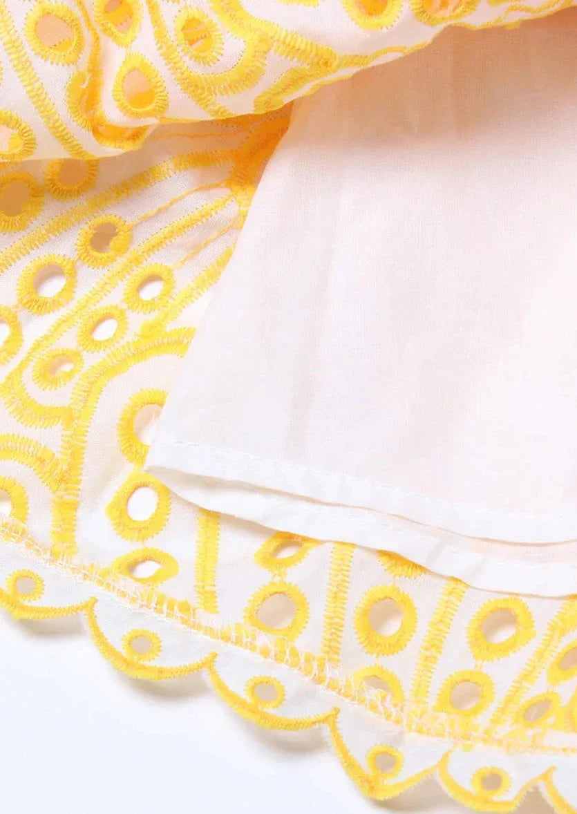 SOL | Vestido Corto Veraniego de Bordado Inglés