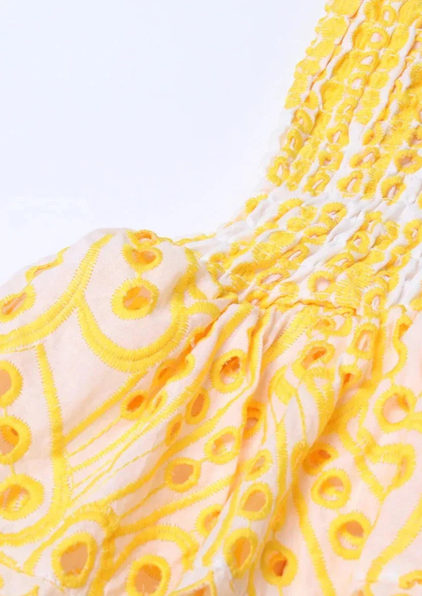 SOL | Vestido Corto Veraniego de Bordado Inglés