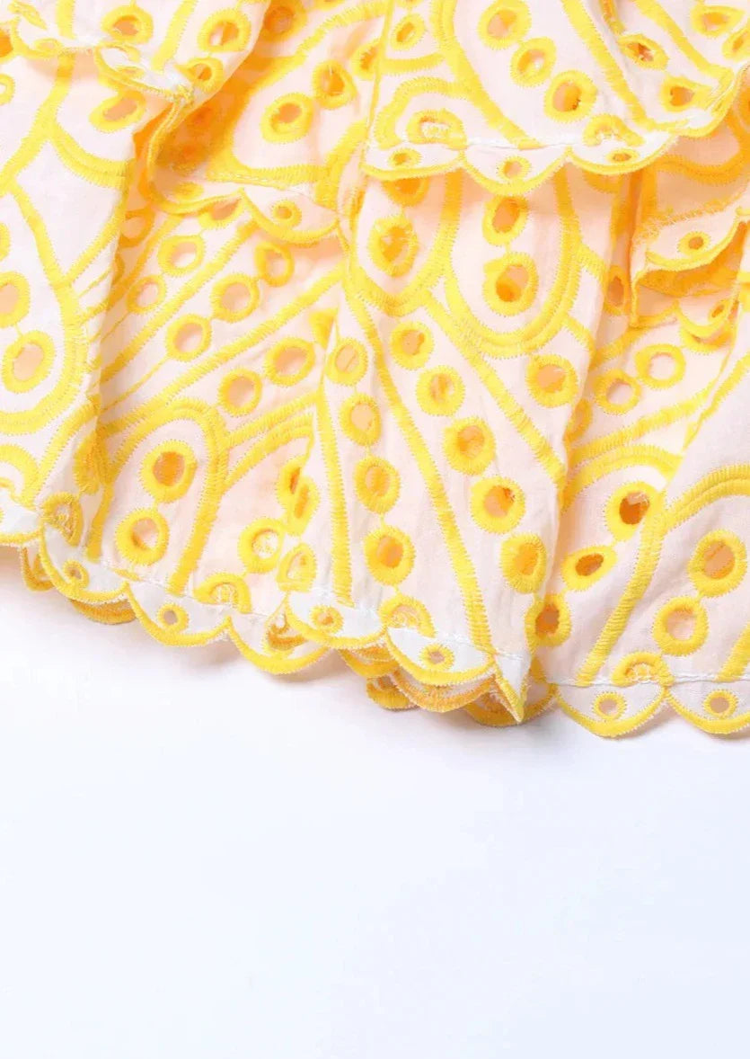 SOL | Vestido Corto Veraniego de Bordado Inglés
