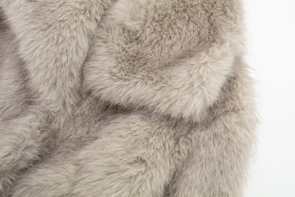 VICKY | Chaqueta de pelo sintético elegante y cálida