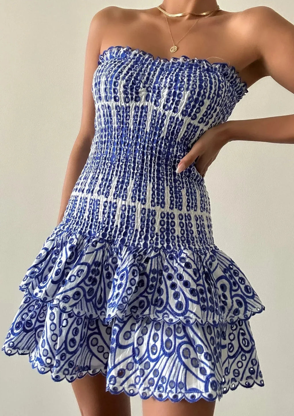SOL | Vestido Corto Veraniego de Bordado Inglés