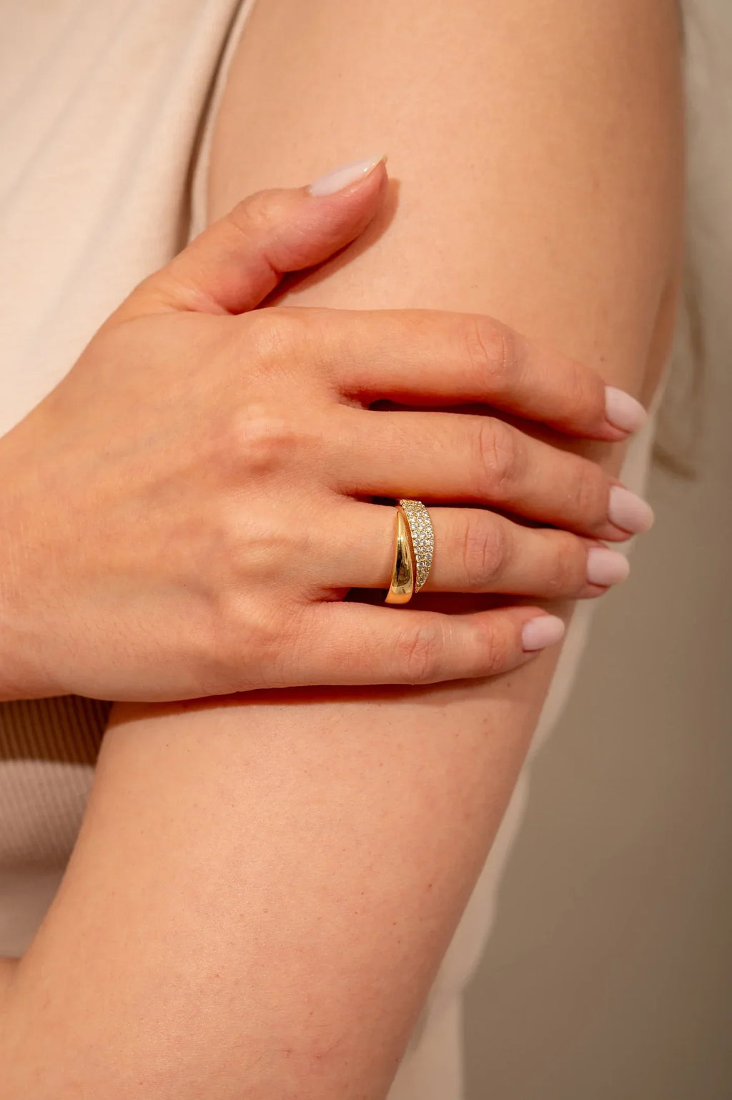 LUMINA | Anillo elegante con piedras brillantes (1+1 GRATIS)